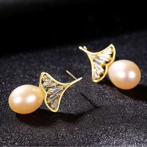 •Dainty Pearl Mushroom Umbrella S925 Silver Stud Earrings- Ginkgo Leaf Accent CZ